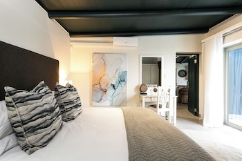 Abalone Hotel And Villa's