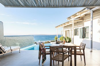 Abalone Hotel And Villa's