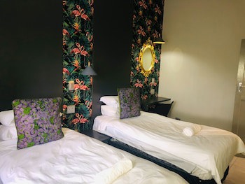 Elephant Springs Hotel
