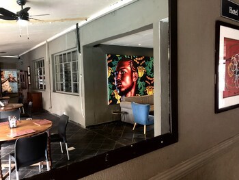 Elephant Springs Hotel