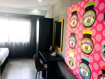 Elephant Springs Hotel