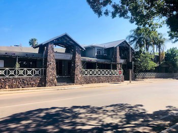 Elephant Springs Hotel
