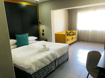Elephant Springs Hotel