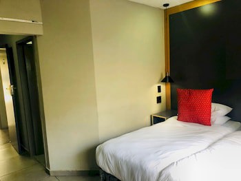 Elephant Springs Hotel