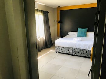 Elephant Springs Hotel