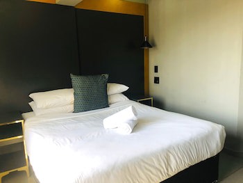 Elephant Springs Hotel