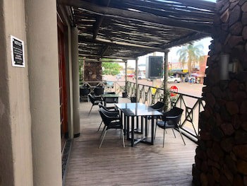 Elephant Springs Hotel