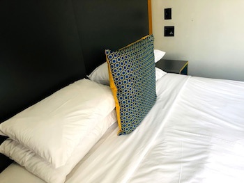 Elephant Springs Hotel