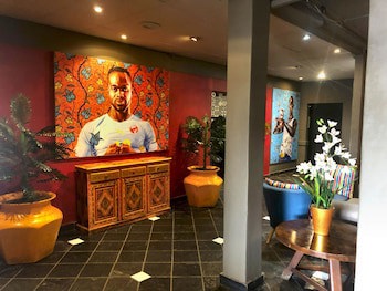 Elephant Springs Hotel