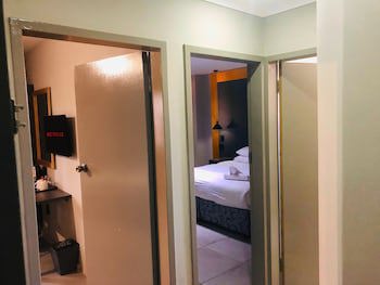 Elephant Springs Hotel