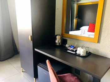 Elephant Springs Hotel