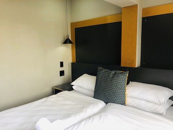 Elephant Springs Hotel