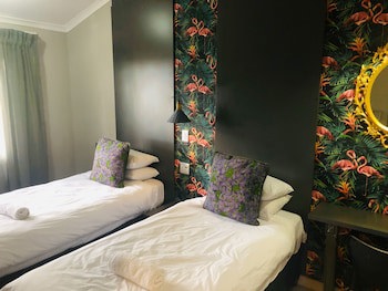 Elephant Springs Hotel