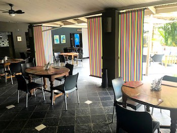Elephant Springs Hotel
