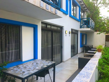 Elephant Springs Hotel