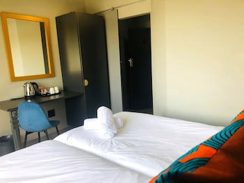 Elephant Springs Hotel