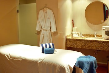 Renaissance Caracas La Castellana Hotel