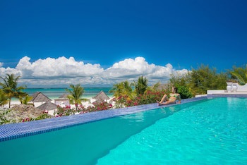 Konokono Beach Resort And Isaraya Over Water Villa