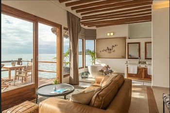 Konokono Beach Resort And Isaraya Over Water Villa