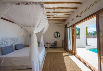Konokono Beach Resort And Isaraya Over Water Villa