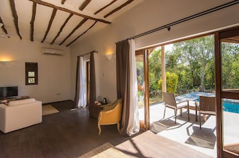 Konokono Beach Resort And Isaraya Over Water Villa