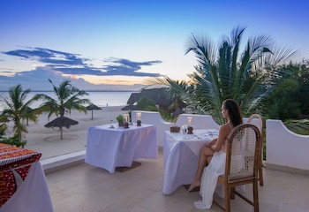 Konokono Beach Resort And Isaraya Over Water Villa