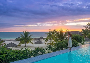 Konokono Beach Resort And Isaraya Over Water Villa