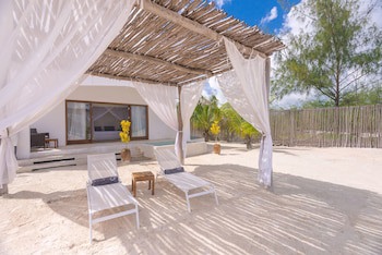 Konokono Beach Resort And Isaraya Over Water Villa