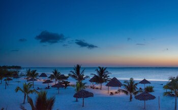 Konokono Beach Resort And Isaraya Over Water Villa