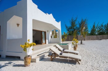 Konokono Beach Resort And Isaraya Over Water Villa