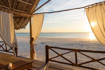 Konokono Beach Resort And Isaraya Over Water Villa
