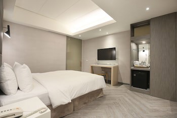 Dandy Hotel Daan Park Branch
