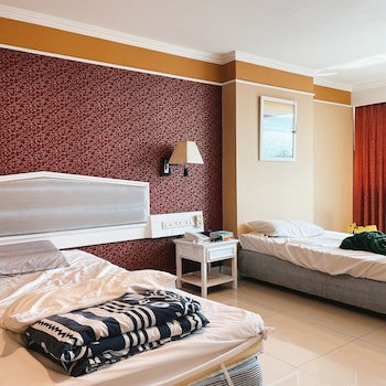 Bay Hotel Srinakarin