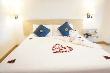 Bay Hotel Srinakarin