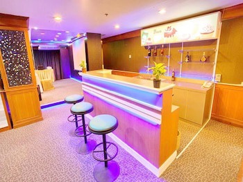 Bay Hotel Srinakarin