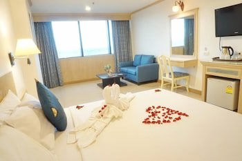 Bay Hotel Srinakarin