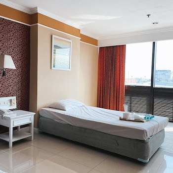 Bay Hotel Srinakarin
