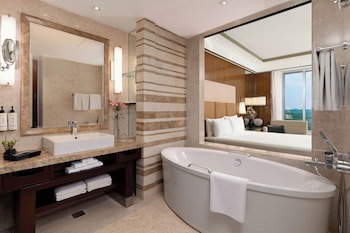 Crowne Plaza Hotel New Delhi Okhla, An Ihg Hotel