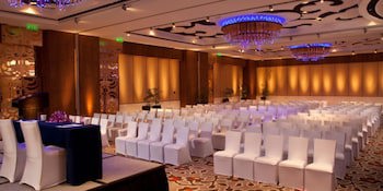 Crowne Plaza Hotel New Delhi Okhla, An Ihg Hotel