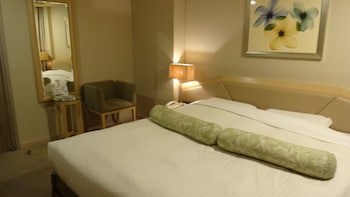 Breezbay Hotel Resort And Spa