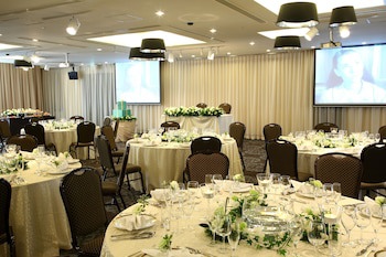 Breezbay Hotel Resort And Spa