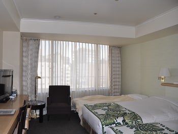 Breezbay Hotel Resort And Spa