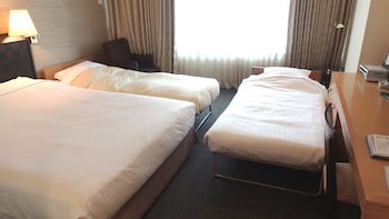 Breezbay Hotel Resort And Spa