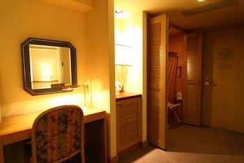 Breezbay Hotel Resort And Spa