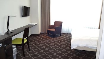 Breezbay Hotel Resort And Spa
