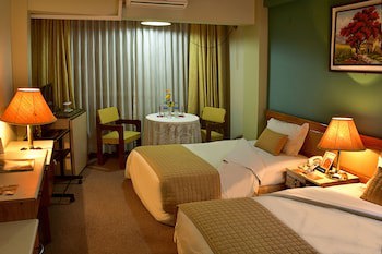 Cesars Plaza Hotel