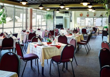 Cesars Plaza Hotel
