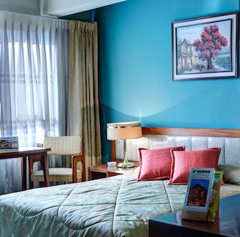 Cesars Plaza Hotel