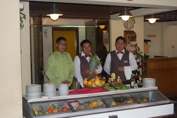 Cesars Plaza Hotel