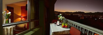 Cesars Plaza Hotel